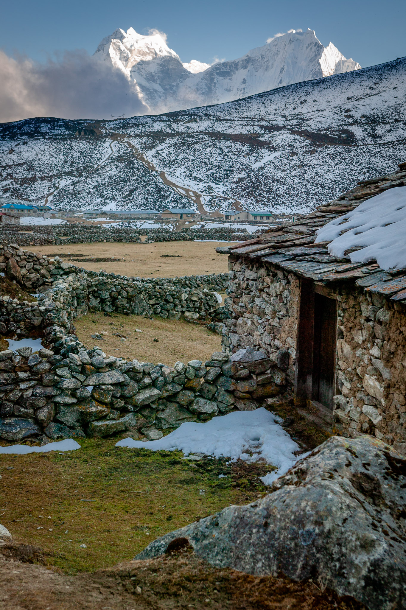 Hut near Macherma