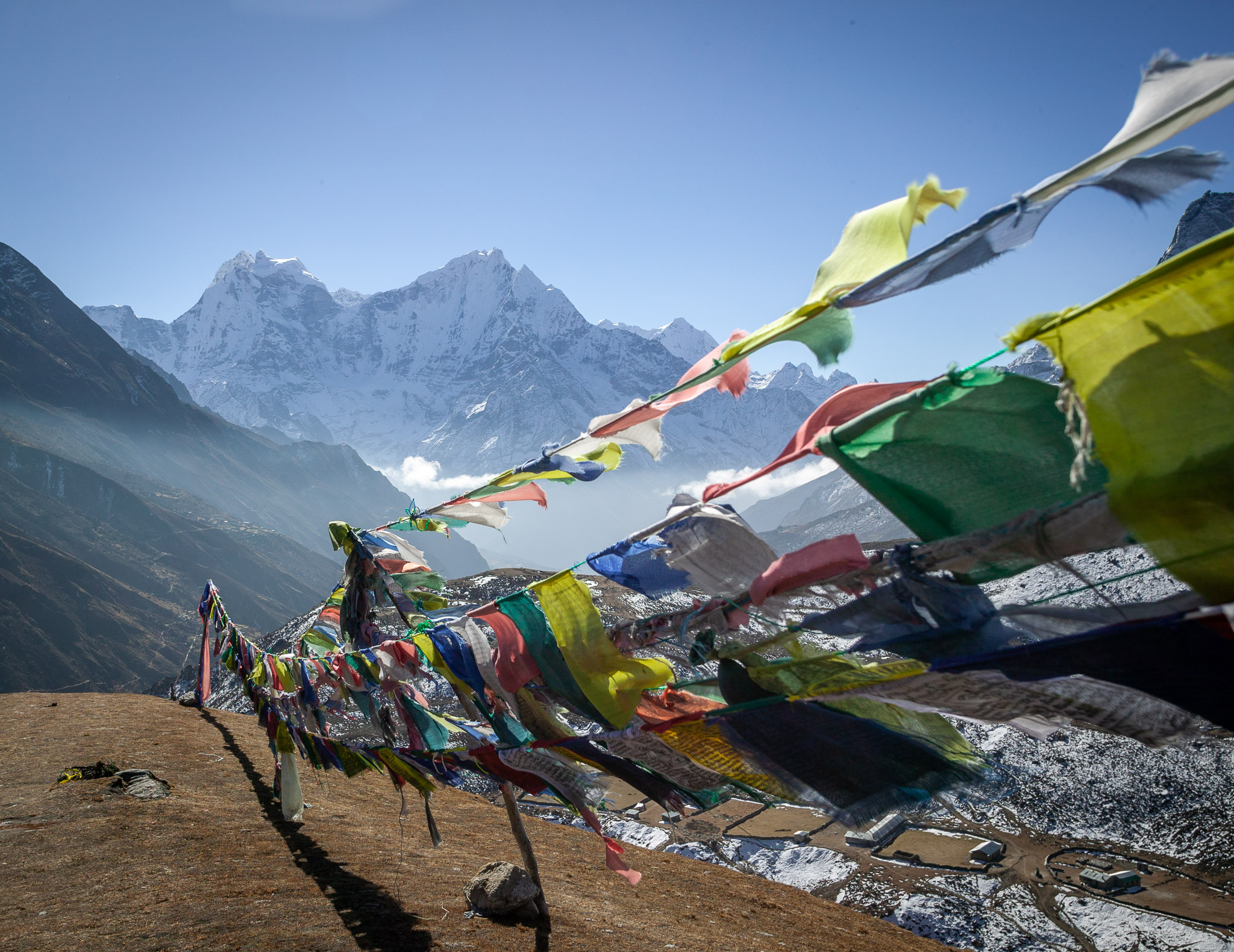 Prayer flags above Macherma