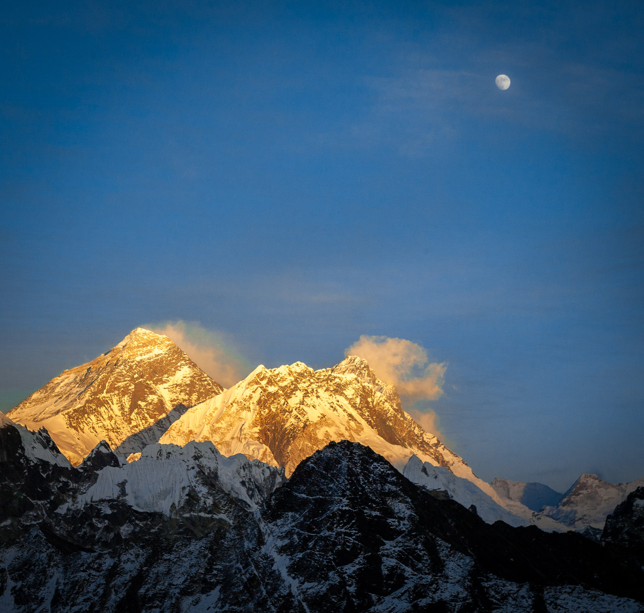 Sunset & moonrise over Everest