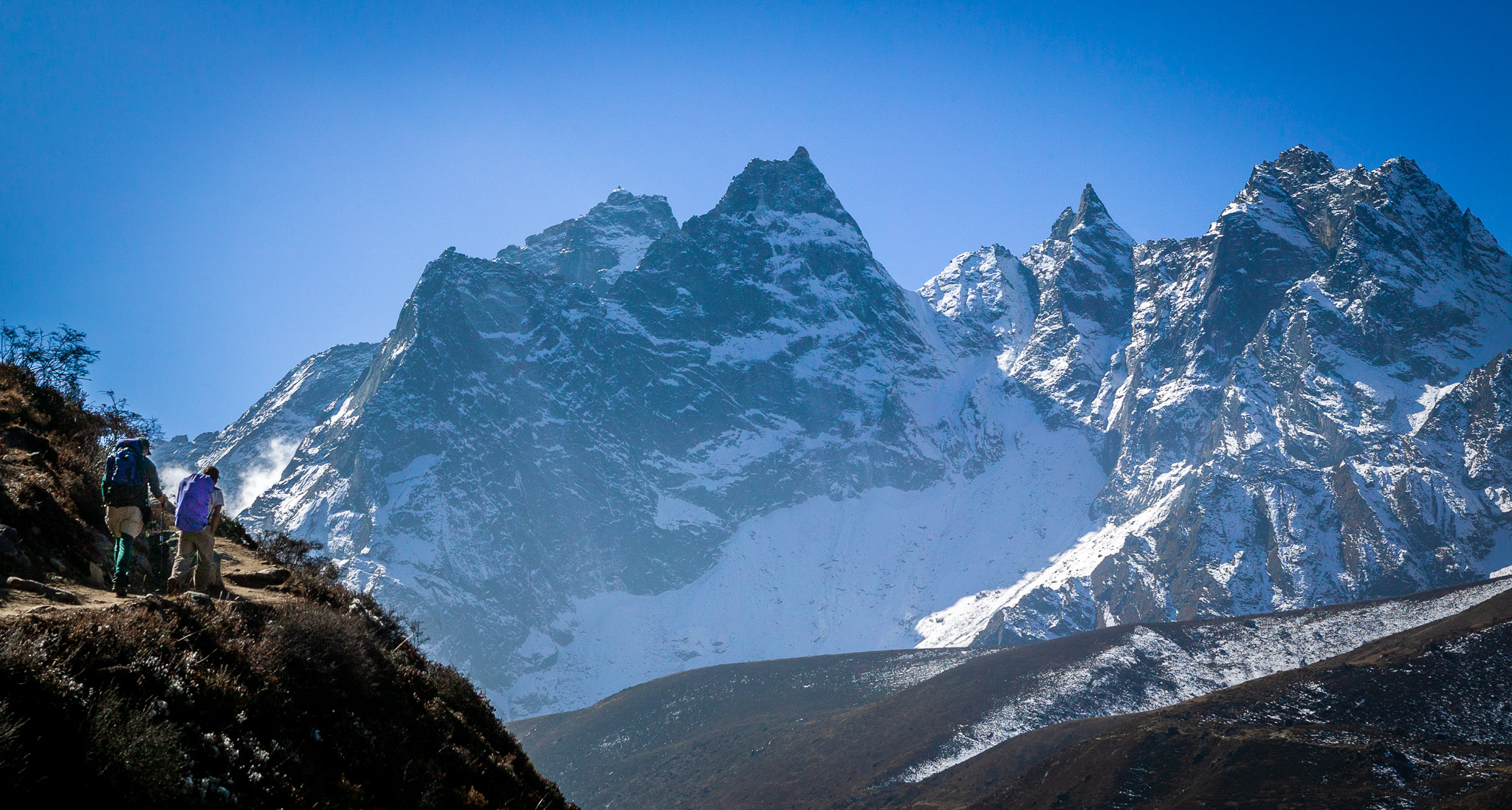 Hiking down Dudh Khosi below Na