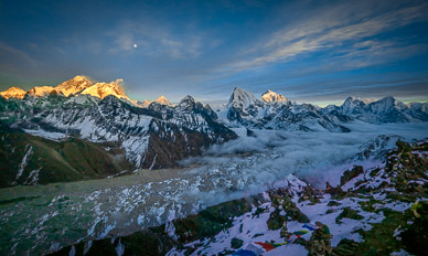 Sunset & moonrise over Everest