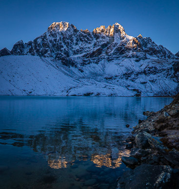 Sunrise on Gokyo lake